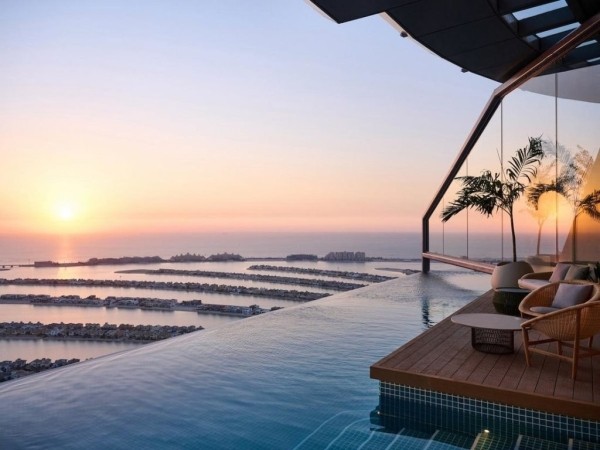 В Дубае открылся высочайший в мире «бесконечный бассейн». Посмотрите, как он выглядит В Дубае открылся высочайший в мире «бесконечный бассейн». Посмотрите, как он выглядит