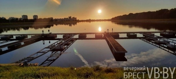 Рыбацкий вечер на Гребном канале в Бресте