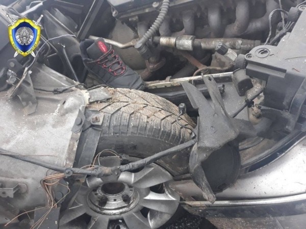 Жуткие кадры. В Минске BMW врезался в столб. Водитель погиб Жуткие кадры. В Минске BMW врезался в столб. Водитель погиб