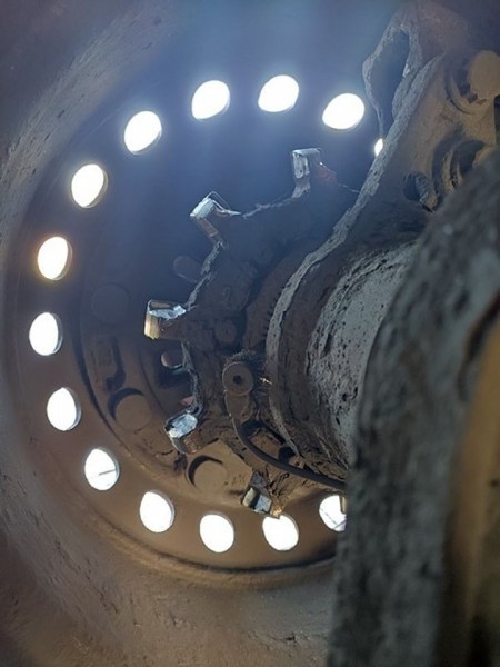 В Польше белорусской фуре запретили движение из-за изношенных тормозных дисков В Польше белорусской фуре запретили движение из-за изношенных тормозных дисков