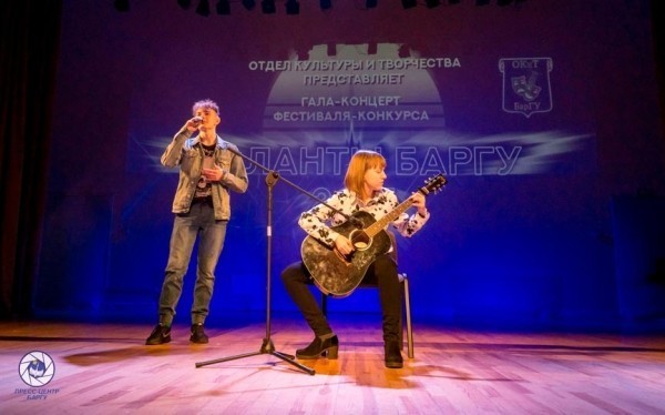 Молодые, креативные, творческие: в Барановичах отгремел фестиваль «Таланты БарГУ-2021»