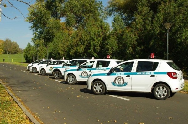 9 из 10 студентов автошколы «Аристотель» сдают в МРЭО с первого раза. Обучись вождению и ты! 9 из 10 студентов автошколы «Аристотель» сдают в МРЭО с первого раза. Обучись вождению и ты!