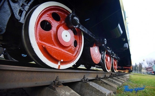 В Барановичи доставили 33-летний тепловоз. Зачем и куда его водрузили В Барановичи доставили 33-летний тепловоз. Зачем и куда его водрузили