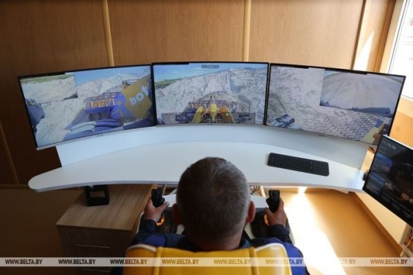 Александр Лукашенко посещает с рабочей поездкой Брестскую область