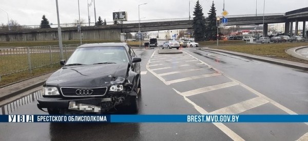 ДТП с автомобилем такси в Бресте. ГАИ рассказала подробности ДТП с автомобилем такси в Бресте. ГАИ рассказала подробности