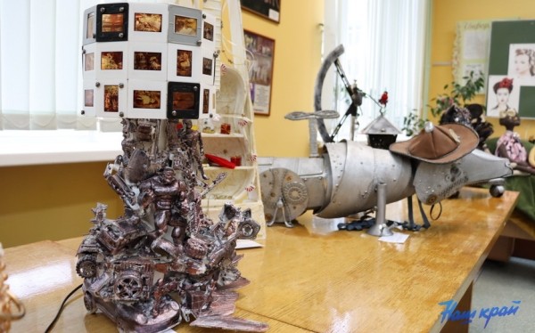 Выставка «Территория творчества» открылась в Барановичском колледже сферы обслуживания. Фоторепортаж