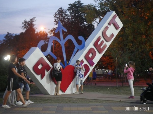 Что изменится для белорусов с 1 марта: большие выходные, рост трудовых пенсий и новые правила продажи обуви