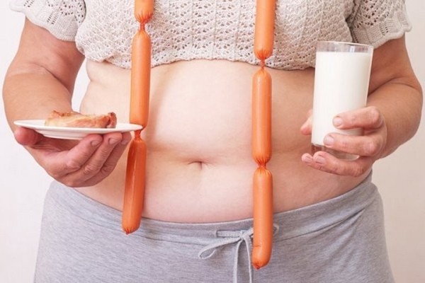 Правда ли, что есть после 18:00 вредно? Спросили у врача