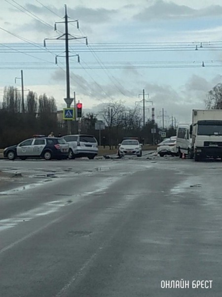 Читатель: Авария в Бресте с участием такси
             
                Читатель: Авария в Бресте с участием такси