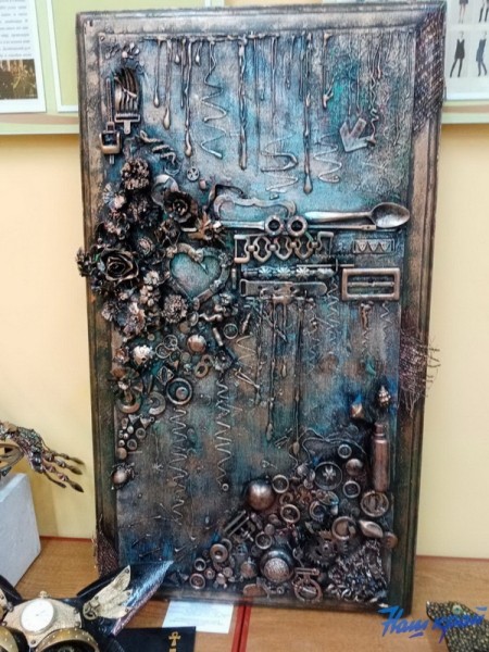 Выставка «Территория творчества» открылась в Барановичском колледже сферы обслуживания. Фоторепортаж