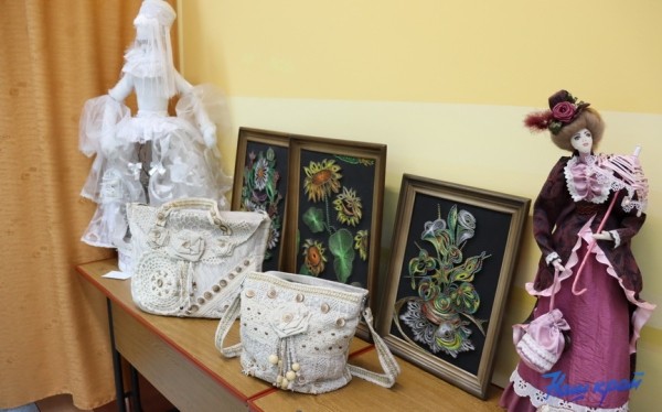 Выставка «Территория творчества» открылась в Барановичском колледже сферы обслуживания. Фоторепортаж