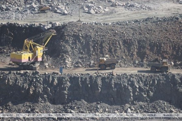 Александр Лукашенко посещает с рабочей поездкой Брестскую область