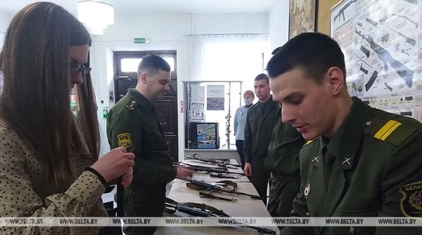 Выставку «Дембельский альбом» презентовали в Бресте