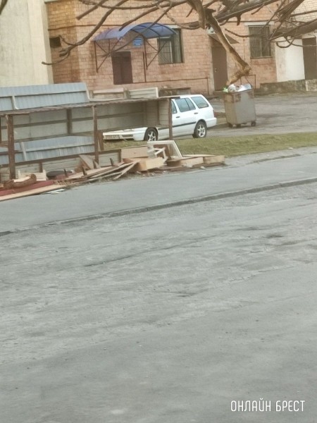 Читатель: В Бресте на Я.Купалы дерево упало в сторону дома. Вот ещё сегодняшние последствия сильного ветра
Читатель: В Бресте на Я.Купалы дерево упало в сторону дома. Вот ещё сегодняшние последствия сильного ветра