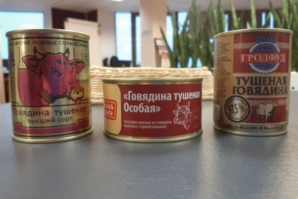 Сколько мяса в белорусской тушенке? Показываем, что внутри банок от трех производителей продукта