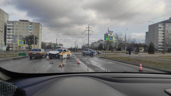 Читатель: Авария в Бресте с участием такси
             
                Читатель: Авария в Бресте с участием такси