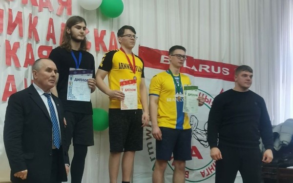 Отличный результат первенства Беларуси по армрестлингу – у барановичанина Даниила Кишеи. Видео Отличный результат первенства Беларуси по армрестлингу – у барановичанина Даниила Кишеи. Видео