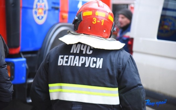 В Барановичах днем горела легковая машина В Барановичах днем горела легковая машина
