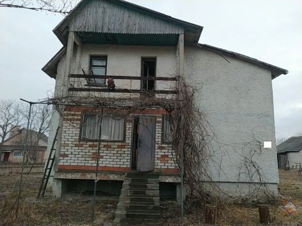 На пожаре в Каменецком районе спасены брат и сестра