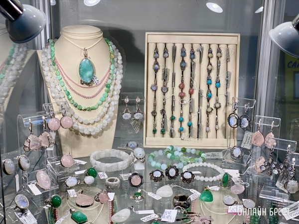 Экспозиция, которая вас удивит! Большой фоторепортаж с выставки «В мире самоцветов» в Бресте, посвященной эксклюзивным украшениям