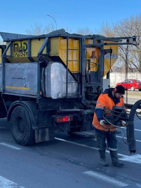 В Бресте продолжается ямочный ремонт дорог В Бресте продолжается ямочный ремонт дорог