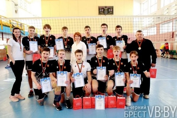 Брестские юноши выиграли серебро на домашнем турнире по волейболу Брестские юноши выиграли серебро на домашнем турнире по волейболу