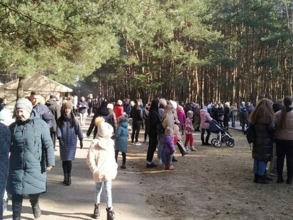 В Бресте на трёх городских площадках проходят традиционные масленичные гуляния В Бресте на трёх городских площадках проходят традиционные масленичные гуляния