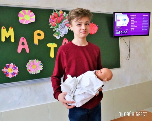 Читатель: Конкурсная программа к Международному женскому дню в средней школе № 28 г. Бреста
             
                Читатель: Конкурсная программа к Международному женскому дню в средней школе № 28 г. Бреста