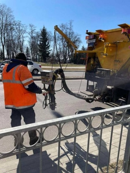 В Бресте продолжается ямочный ремонт дорог В Бресте продолжается ямочный ремонт дорог