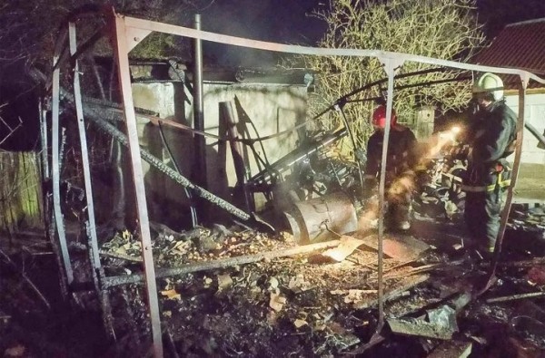 В Берёзовском районе сгорел вагончик