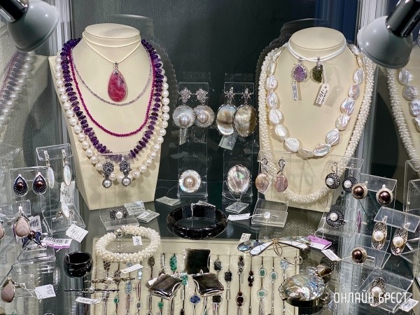 Экспозиция, которая вас удивит! Большой фоторепортаж с выставки «В мире самоцветов» в Бресте, посвященной эксклюзивным украшениям