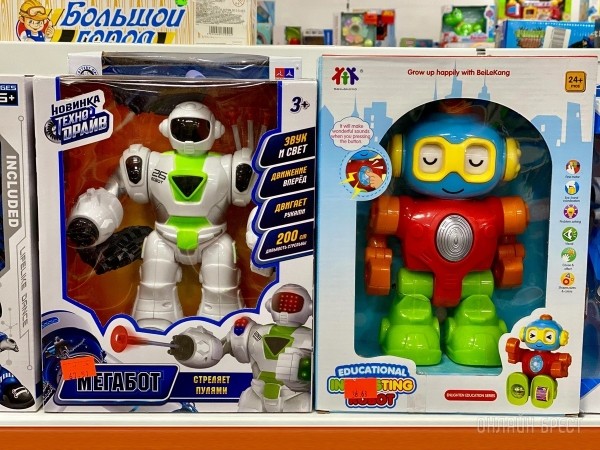 Ребрендинг брестского «Детского мира» на Советской: новый логотип и еще больше стильной одежды, забавных игрушек, школьной канцелярии