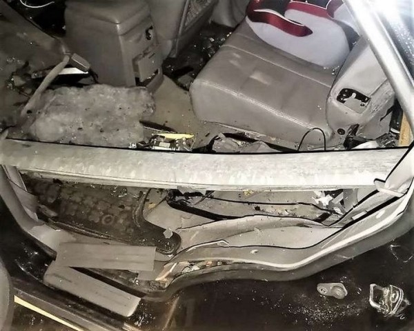 Смертельное ДТП: отбойник пронзил машину насквозь Смертельное ДТП: отбойник пронзил машину насквозь