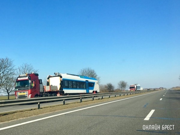 Читатель: Пару дней назад в сторону Бреста везли вагоны. Куда их потом направляют?
             
                Читатель: Пару дней назад в сторону Бреста везли вагоны. Куда их потом направляют?