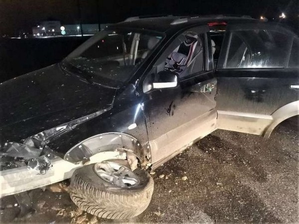 Смертельное ДТП: отбойник пронзил машину насквозь Смертельное ДТП: отбойник пронзил машину насквозь