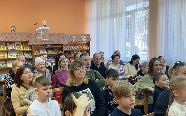 В Барановичах торжественно открыли Неделю детской и юношеской книги В Барановичах торжественно открыли Неделю детской и юношеской книги