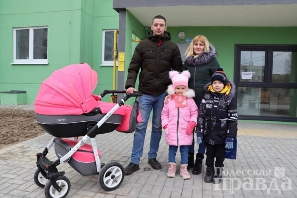 Первый многоэтажный дом жилого комплекса «Весенний» торжественно открыли в Галево (Брестская область)