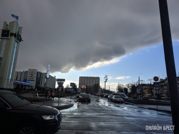 В Бресте и области на 26 марта объявлен оранжевый уровень из-за сильного ветра В Бресте и области на 26 марта объявлен оранжевый уровень из-за сильного ветра