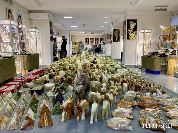 Экспозиция, которая вас удивит! Большой фоторепортаж с выставки «В мире самоцветов» в Бресте, посвященной эксклюзивным украшениям