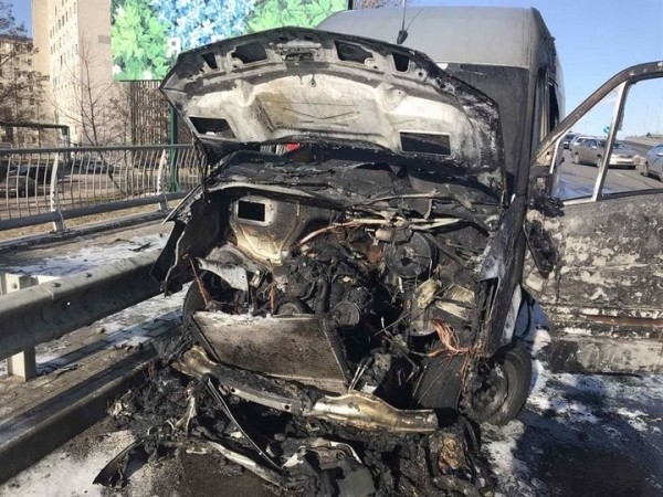 В Барановичах во время движения загорелась маршрутка с пассажирами В Барановичах во время движения загорелась маршрутка с пассажирами