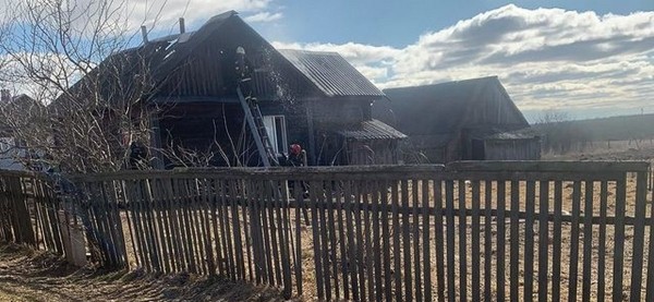 «Что успели, то схватили». Без крыши над головой в праздник осталась многодетная семья из-за пожара «Что успели, то схватили». Без крыши над головой в праздник осталась многодетная семья из-за пожара