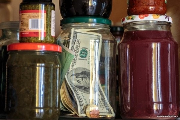 Вынесли $8500 из тумбочки соседки, чтобы сделать ремонт и купить мебель для себя Вынесли $8500 из тумбочки соседки, чтобы сделать ремонт и купить мебель для себя