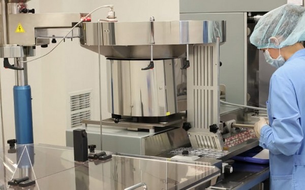 Директор "Академфарма" рассказал о новом препарате для профилактики тромбов при ковиде