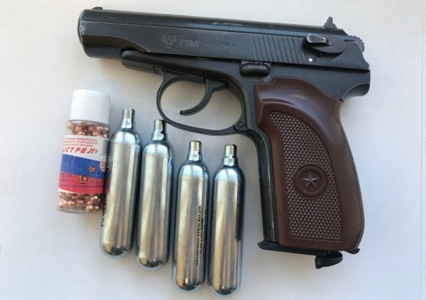 Двух мужчин обвиняют в том, что они планировали уничтожать военную технику РФ в Мозыре Двух мужчин обвиняют в том, что они планировали уничтожать военную технику РФ в Мозыре