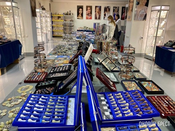 Экспозиция, которая вас удивит! Большой фоторепортаж с выставки «В мире самоцветов» в Бресте, посвященной эксклюзивным украшениям