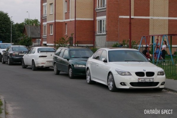 Заводы Volkswagen и BMW останавливаются из-за нехватки деталей с Украины