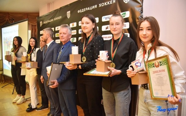 Фоторепортаж. Спортивная элита Барановичей получила заслуженные награды по итогам 2021 года