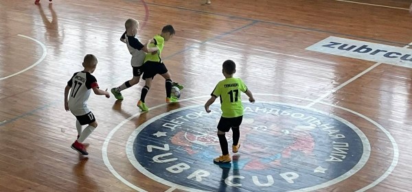 Юные барановичские футболисты стали победителями футбольного турнира «Slonim cup 2022»