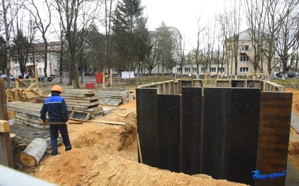 На территории барановичской больницы № 2 идет важная стройка На территории барановичской больницы № 2 идет важная стройка