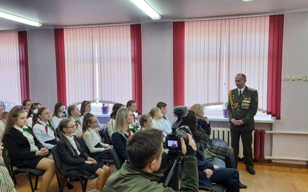 Открытый диалог «Встреча на все 100!» с участием лидера белорусской пионерии прошел в Барановичах